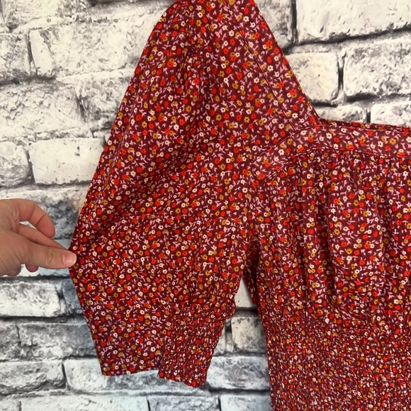 Universal Thread Floral Pattern Shirt Size Medium - Picture 6 of 8